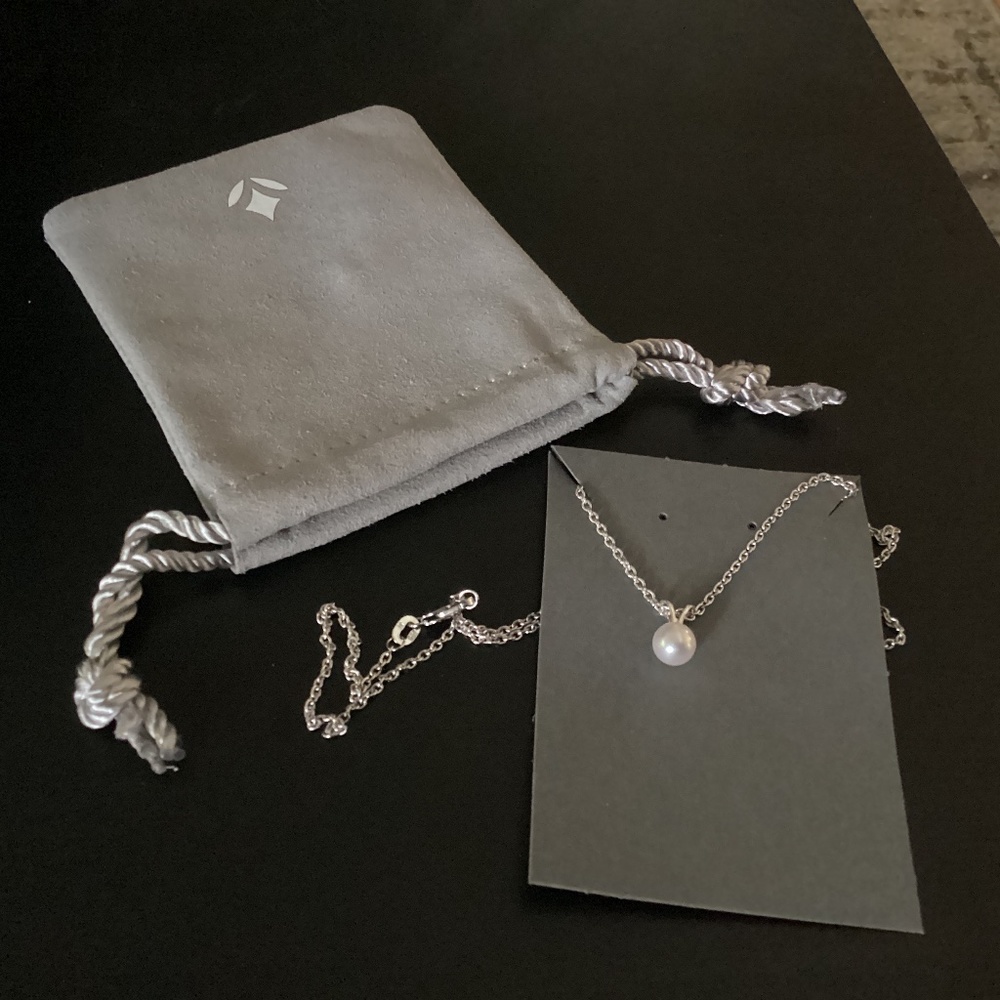 Premium Akoya Cultured Pearl Pendant (6mm) - Brilliant Earth